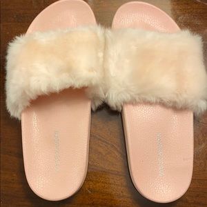 Steve Madden Baby Pink Fur slides